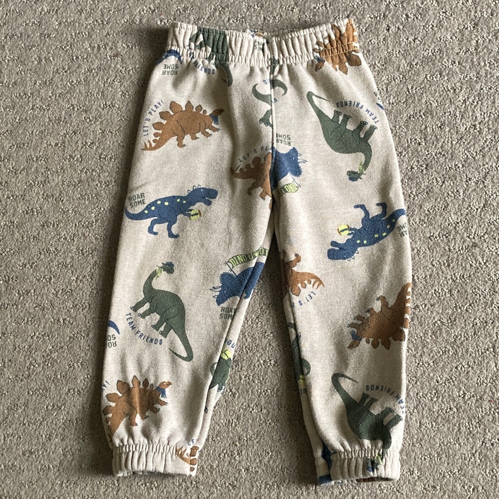 8-pc Bundle assorted toddler boy clothes, 18-24M/2T. - Picture 9 of 11